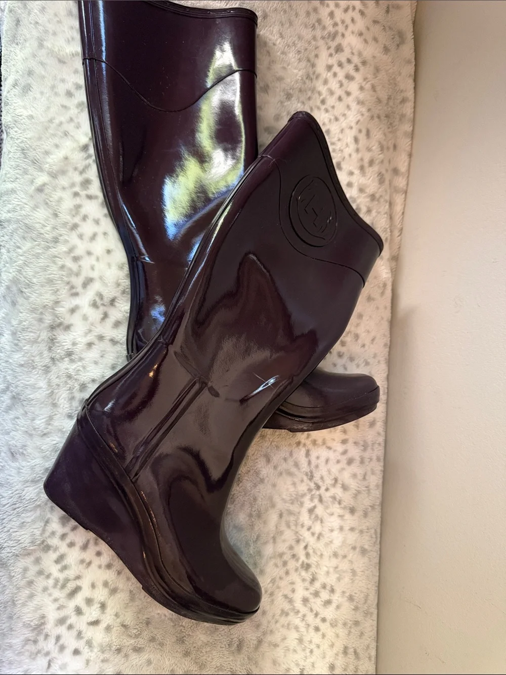 Hunter Wedge Rain Boots in Dark Plum